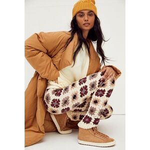 NWT! Flook Crochet Leggings